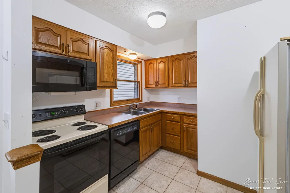 8601 Hidden Trail Orleans, MI 48865