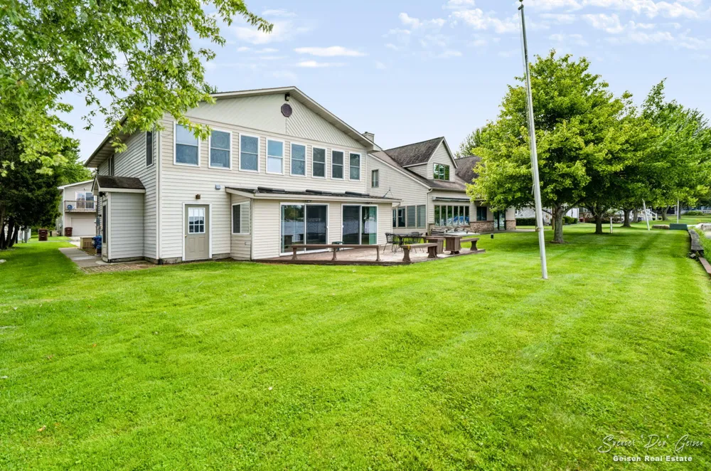 8601 Hidden Trail Orleans, MI 48865