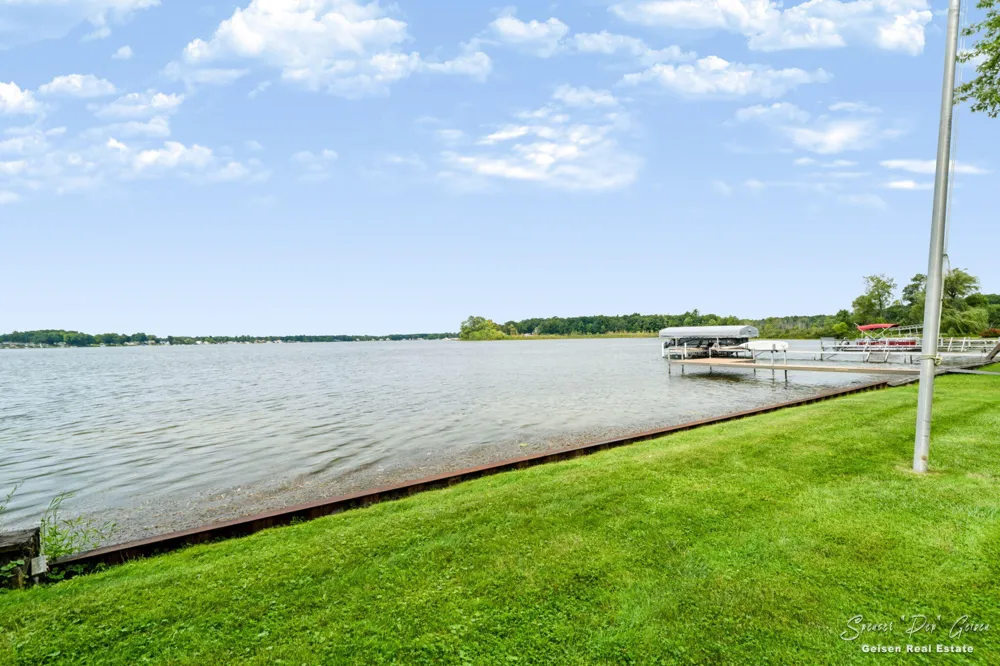 8601 Hidden Trail Orleans, MI 48865
