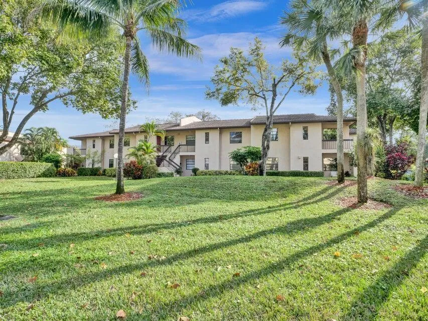 9264 Vista Del Lago #H Boca Raton, FL 33428