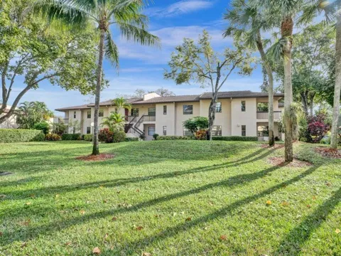 9264 Vista Del Lago #H