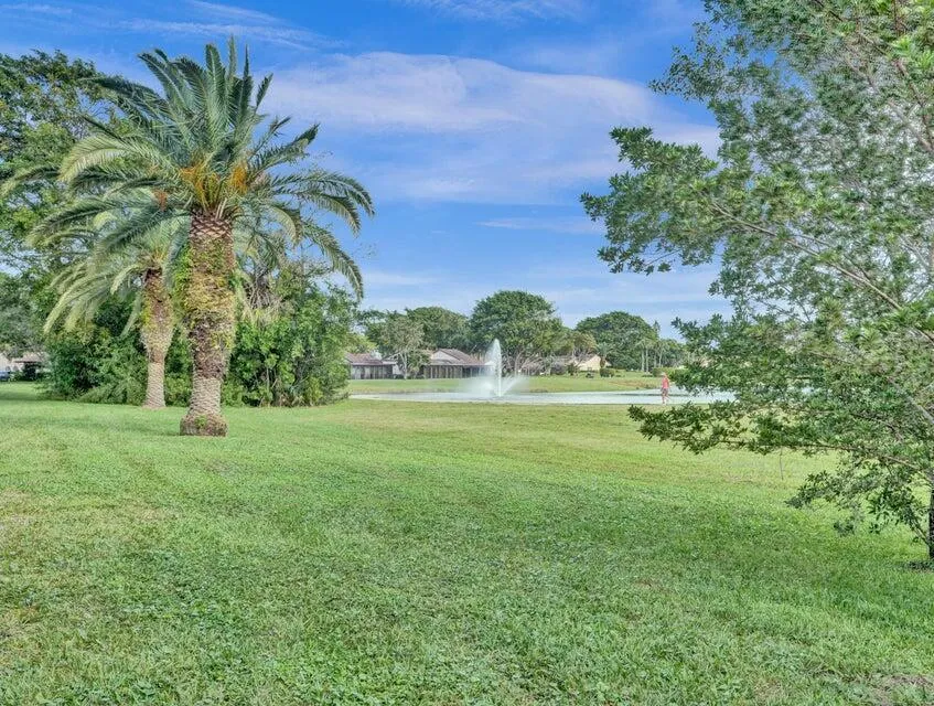 9264 Vista Del Lago #H Boca Raton, FL 33428