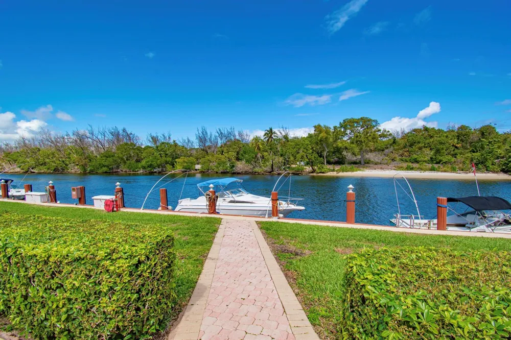 1629 Riverview Road #420 Deerfield Beach, FL 33441