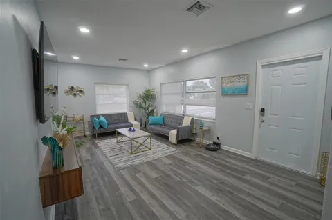 1102 SUNSET ROAD