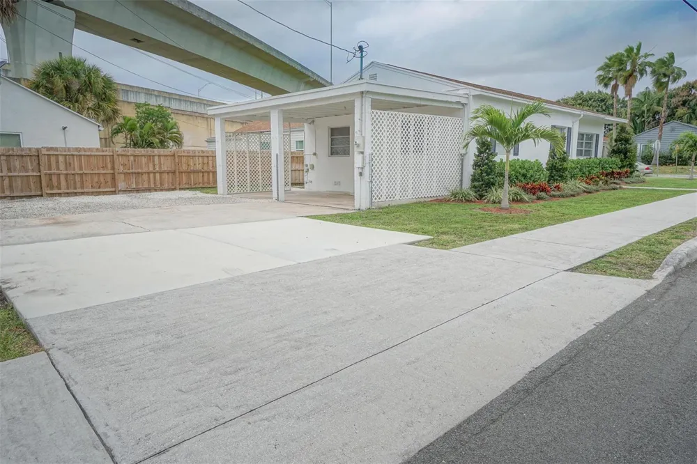1102 SUNSET ROAD West Palm Beach, FL 33401