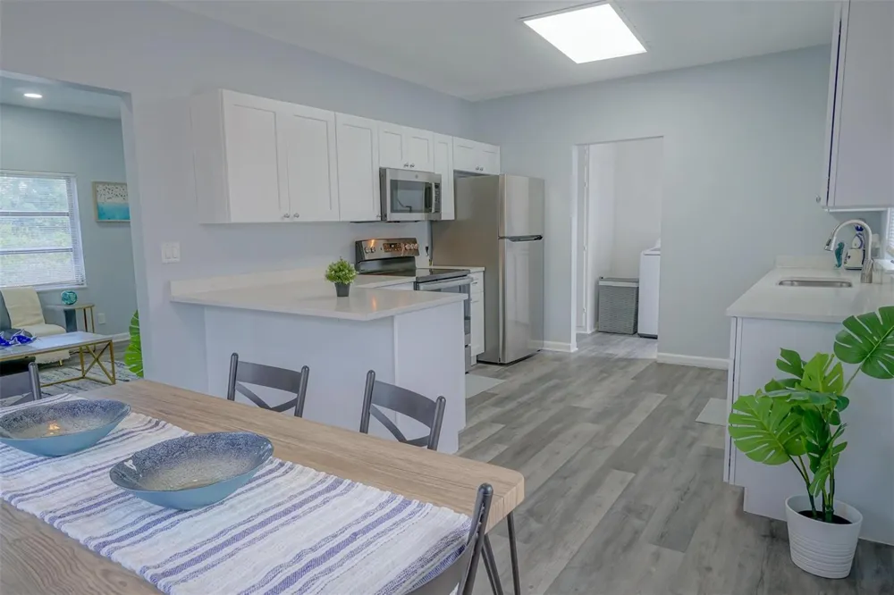 1102 SUNSET ROAD West Palm Beach, FL 33401