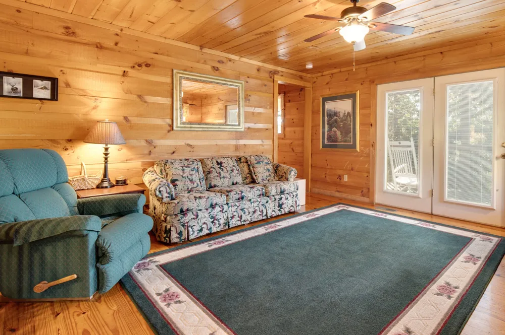 1433 Twin Rock Sevierville, TN 37862