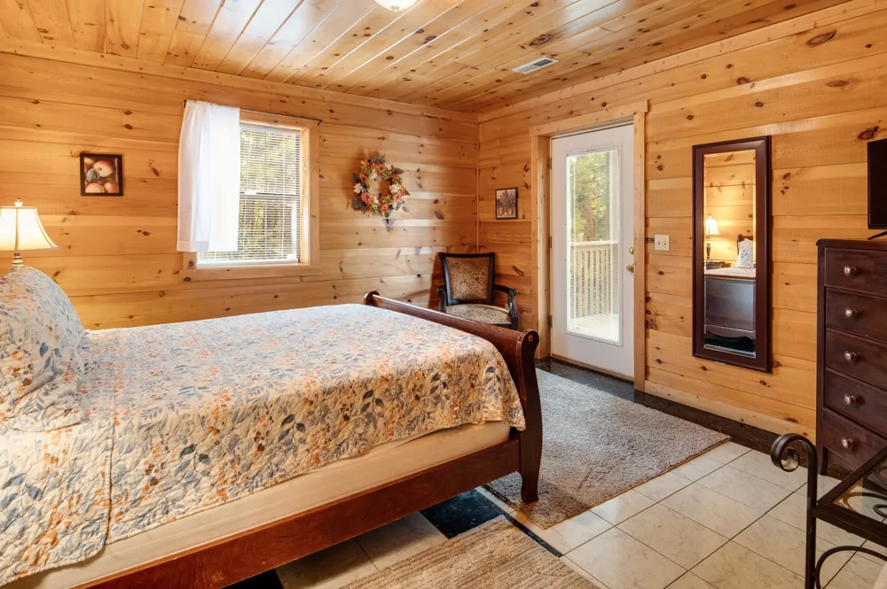 1433 Twin Rock Sevierville, TN 37862