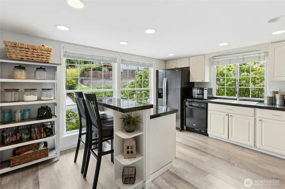 4621 123rd Avenue SE Bellevue, WA 98006