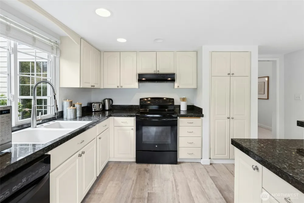 4621 123rd Avenue SE Bellevue, WA 98006