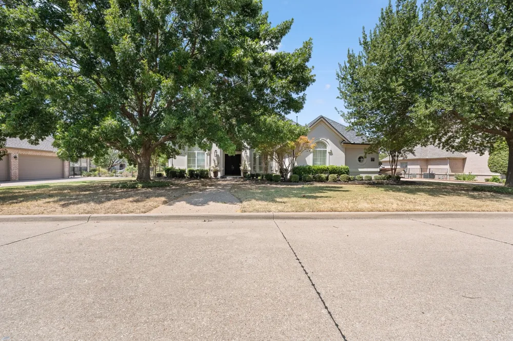 921 Fairway View Drive Mansfield, TX 76063