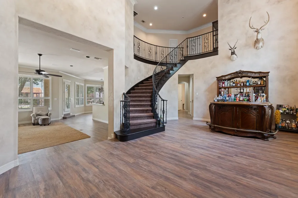 921 Fairway View Drive Mansfield, TX 76063