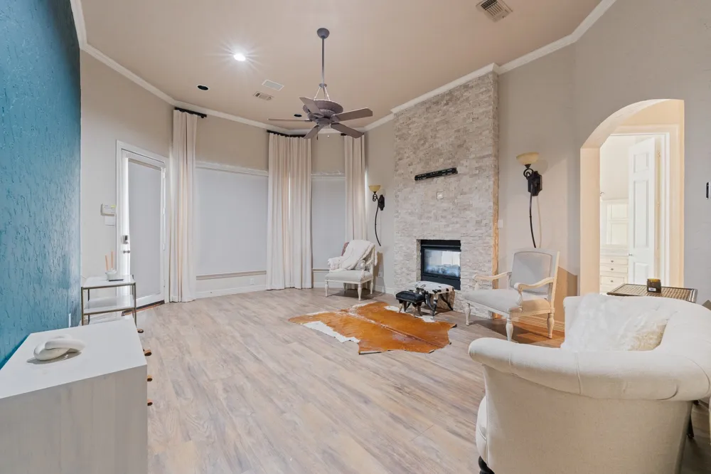 921 Fairway View Drive Mansfield, TX 76063