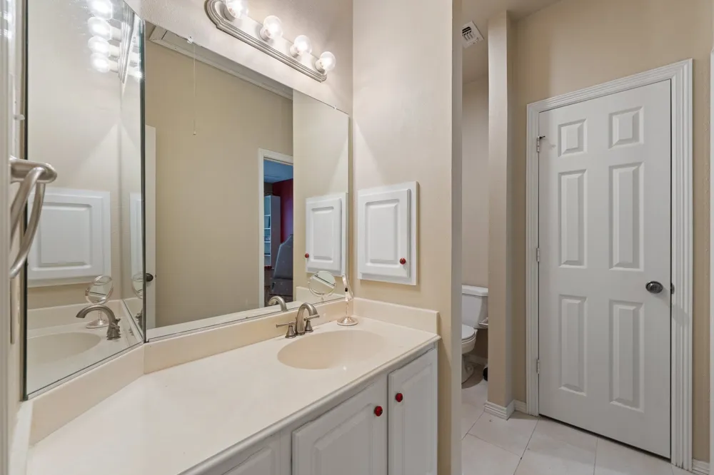 921 Fairway View Drive Mansfield, TX 76063