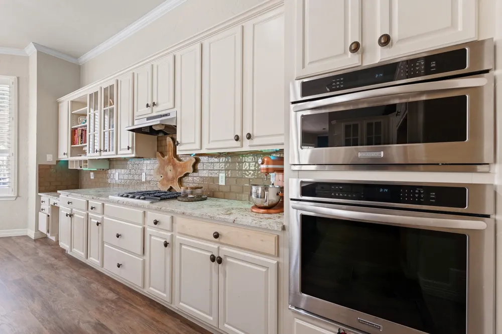 921 Fairway View Drive Mansfield, TX 76063