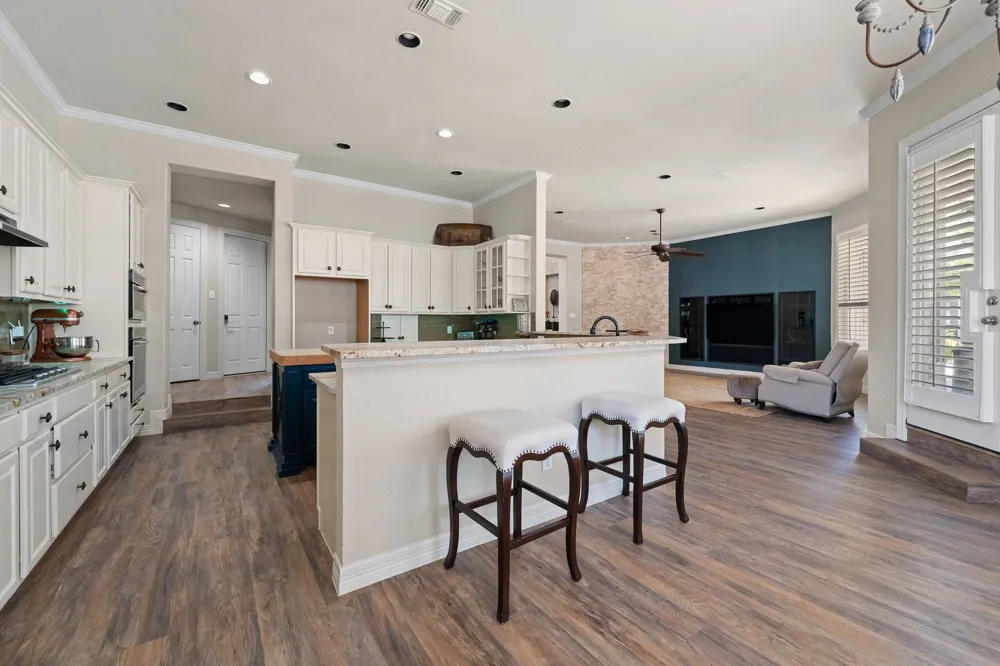 921 Fairway View Drive Mansfield, TX 76063