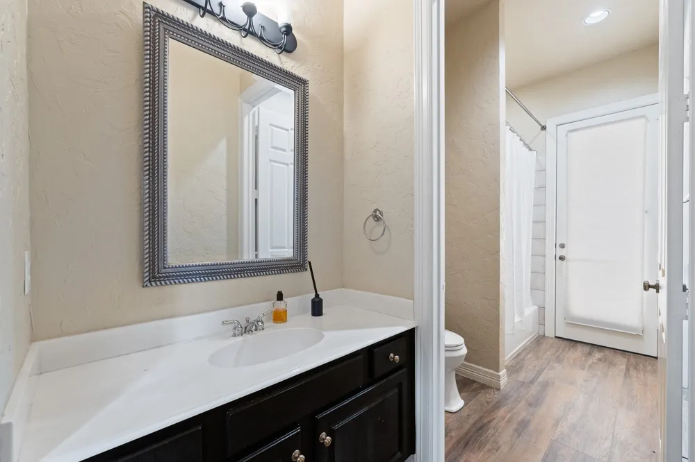 921 Fairway View Drive Mansfield, TX 76063