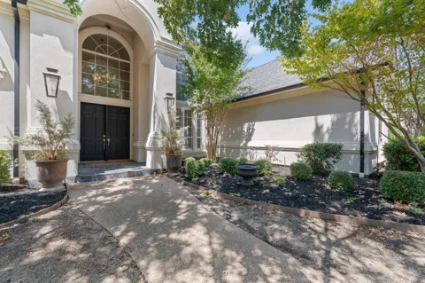 921 Fairway View Drive