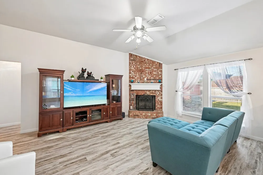 6925 Evening Shade Lane Arlington, TX 76002