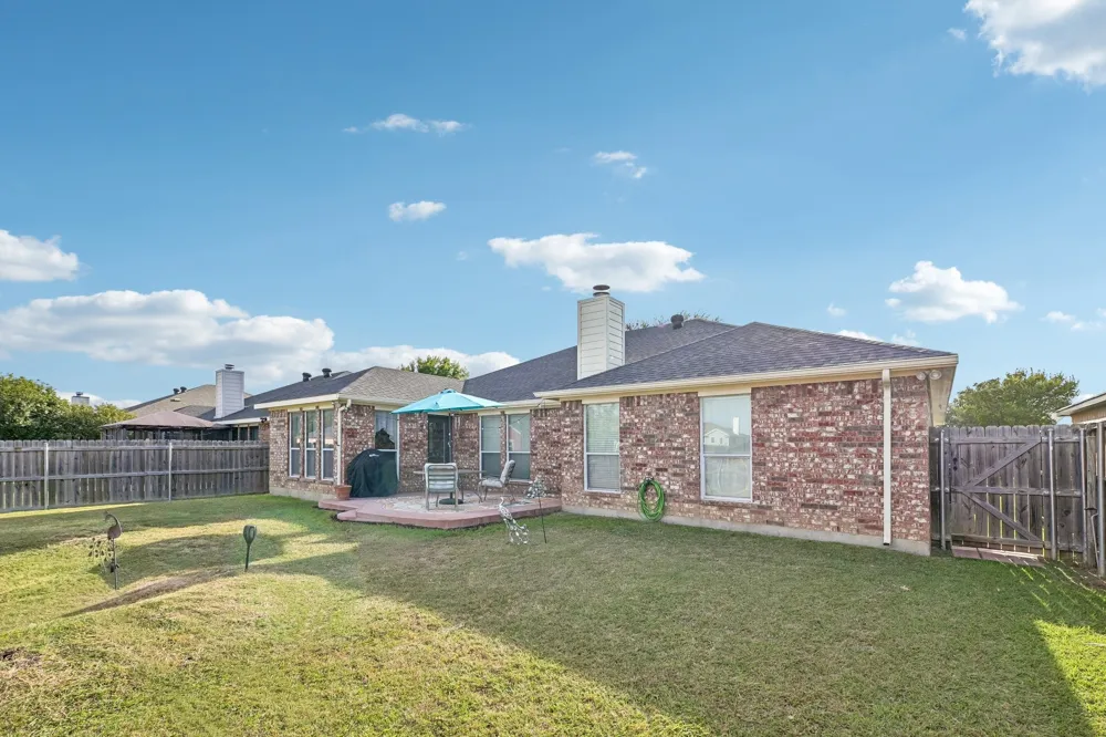 6925 Evening Shade Lane Arlington, TX 76002