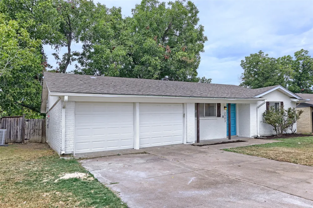 2903 E Mitchell Street Arlington, TX 76010