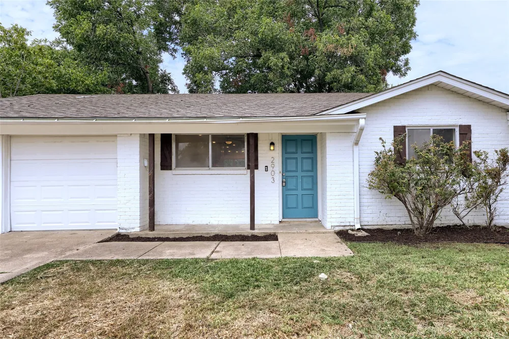 2903 E Mitchell Street Arlington, TX 76010