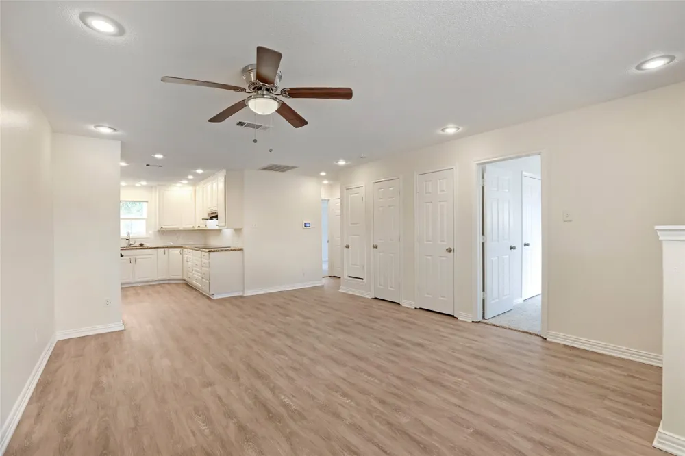 2903 E Mitchell Street Arlington, TX 76010