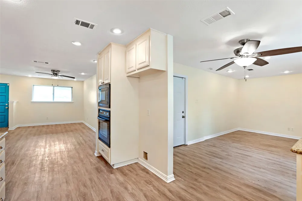 2903 E Mitchell Street Arlington, TX 76010