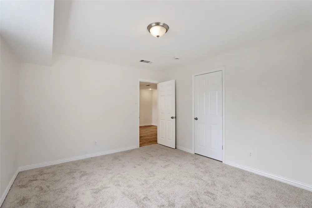 2903 E Mitchell Street Arlington, TX 76010