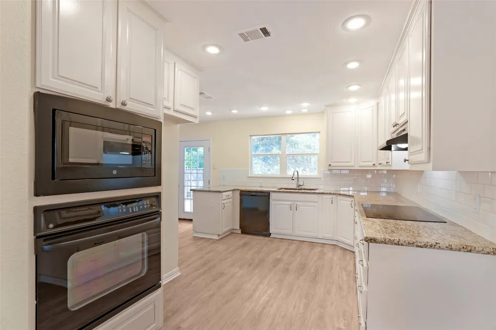 2903 E Mitchell Street Arlington, TX 76010