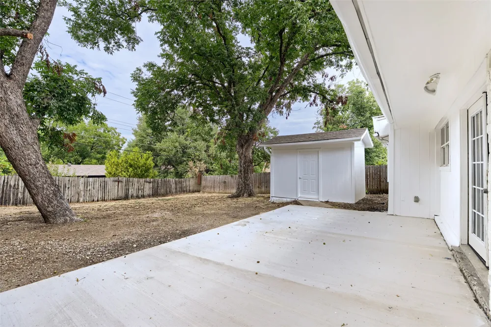 2903 E Mitchell Street Arlington, TX 76010