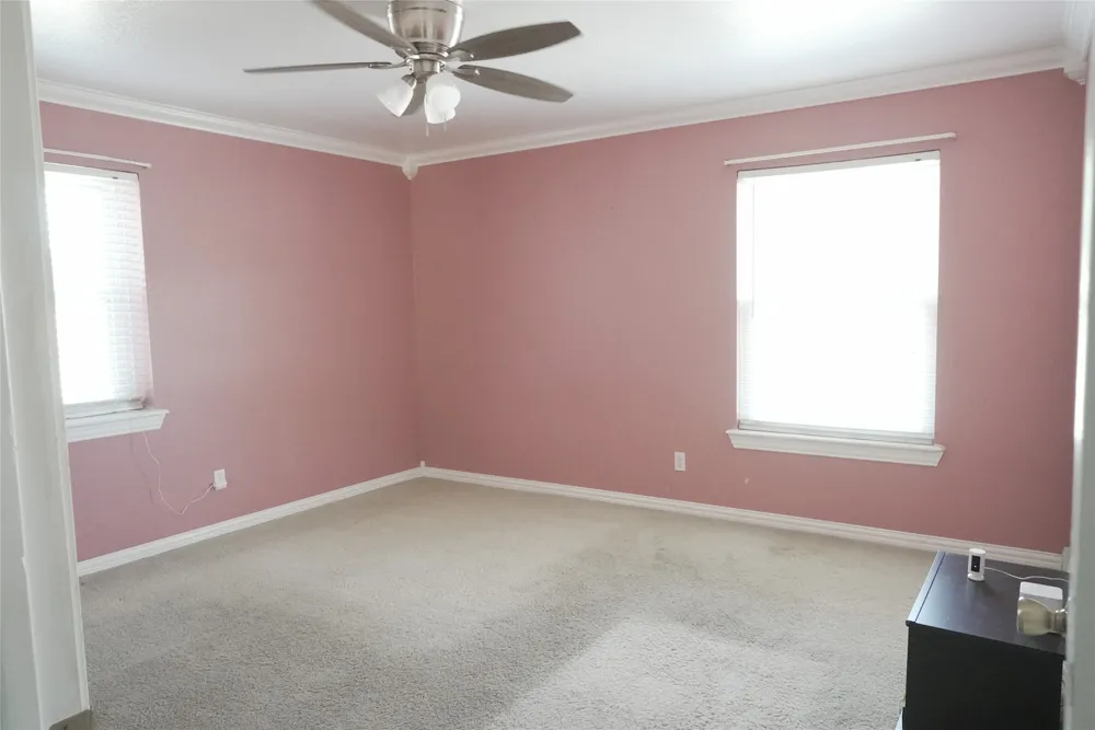 1813 Roberts Cut Off Road River Oaks, TX 76114