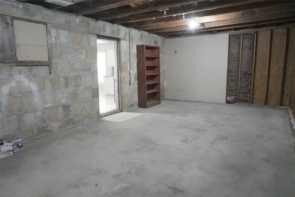 1813 Roberts Cut Off Road River Oaks, TX 76114