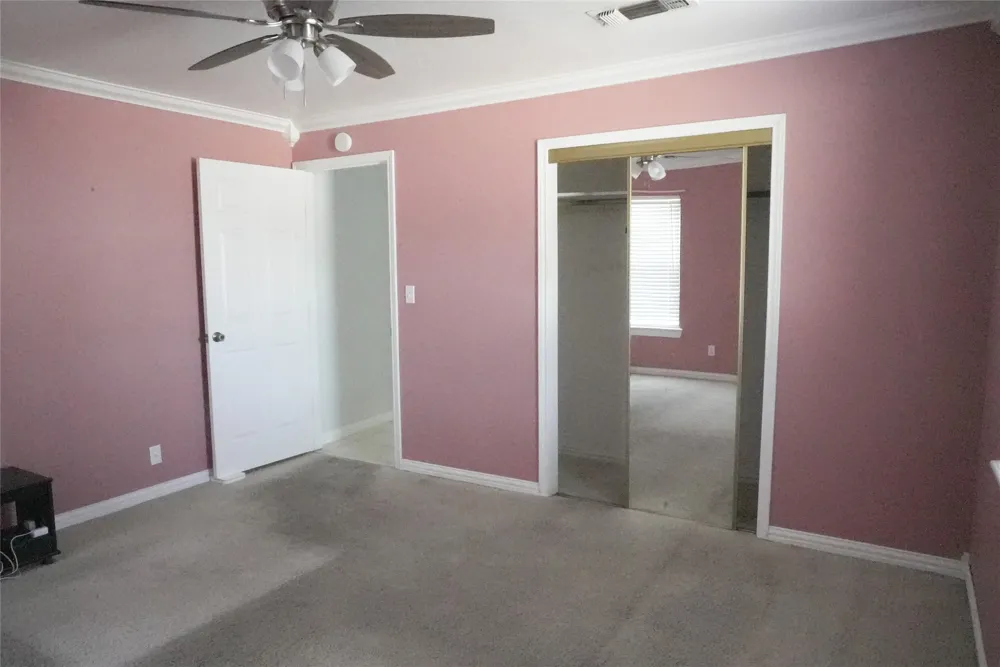 1813 Roberts Cut Off Road River Oaks, TX 76114