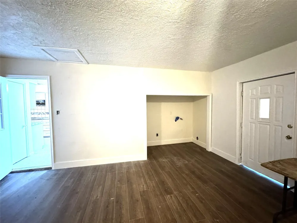 7625 Gleason Road Houston, TX 77016