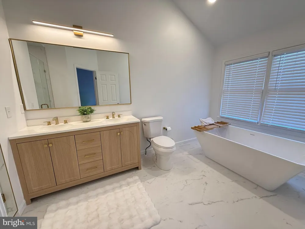 12 RIVER OAKS CIRCLE Baltimore, MD 21208