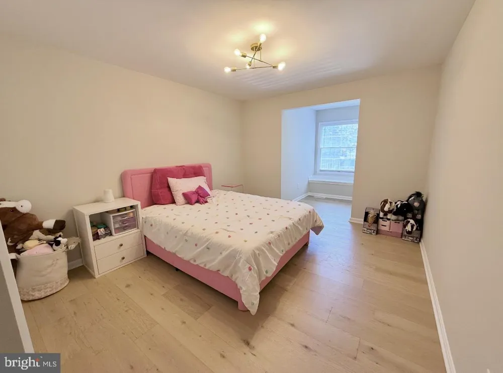12 RIVER OAKS CIRCLE Baltimore, MD 21208