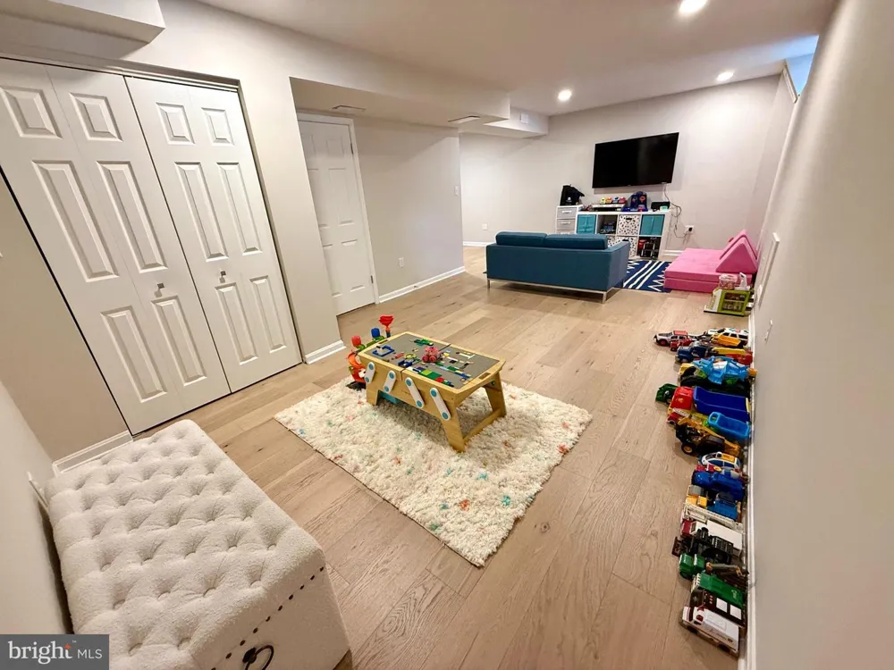 12 RIVER OAKS CIRCLE Baltimore, MD 21208