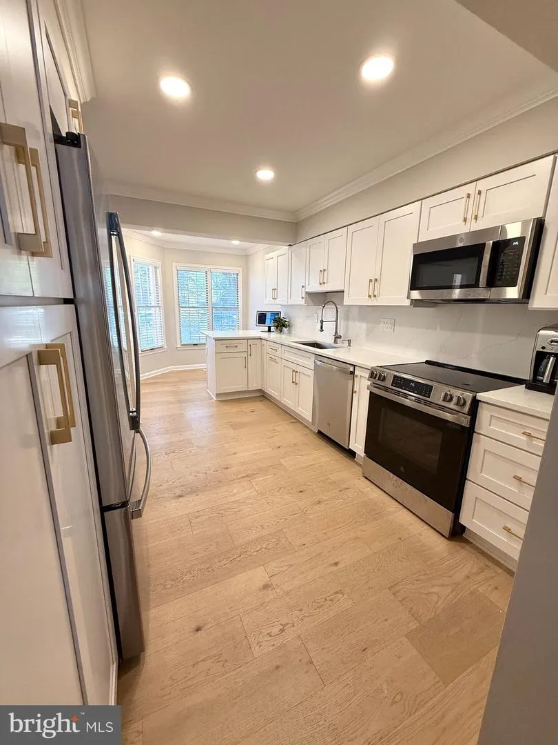 12 RIVER OAKS CIRCLE Baltimore, MD 21208