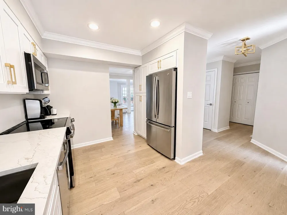 12 RIVER OAKS CIRCLE Baltimore, MD 21208