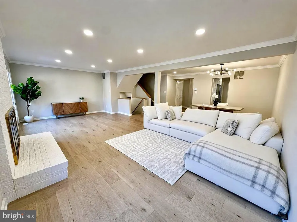 12 RIVER OAKS CIRCLE Baltimore, MD 21208