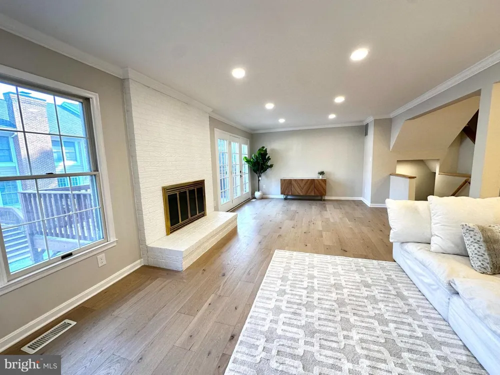 12 RIVER OAKS CIRCLE Baltimore, MD 21208