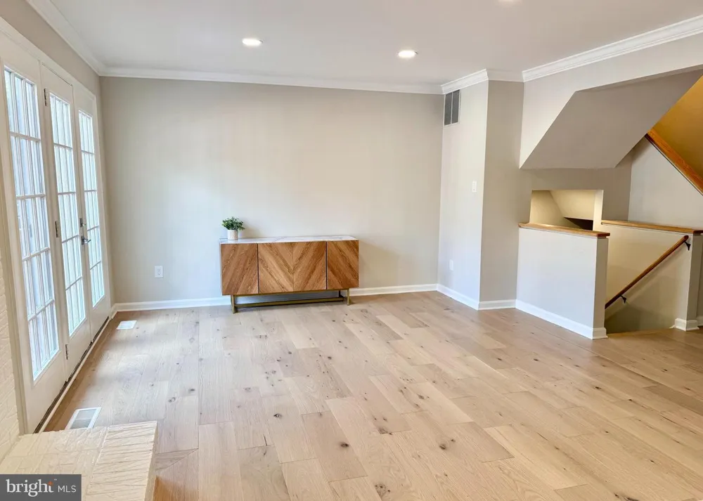 12 RIVER OAKS CIRCLE Baltimore, MD 21208