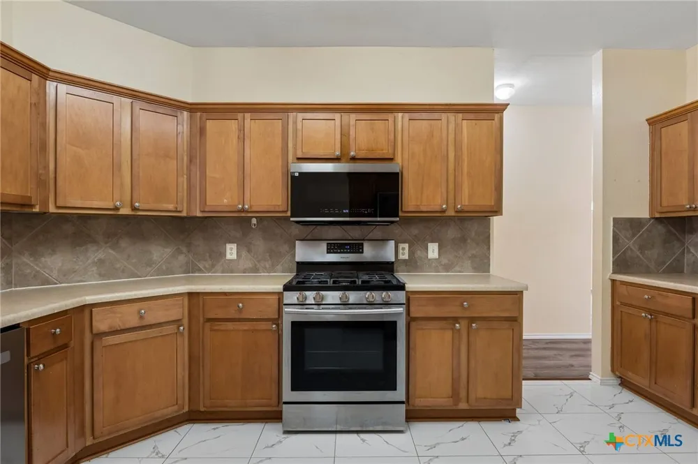 1512 Sweet Leaf Lane Pflugerville, TX 78660