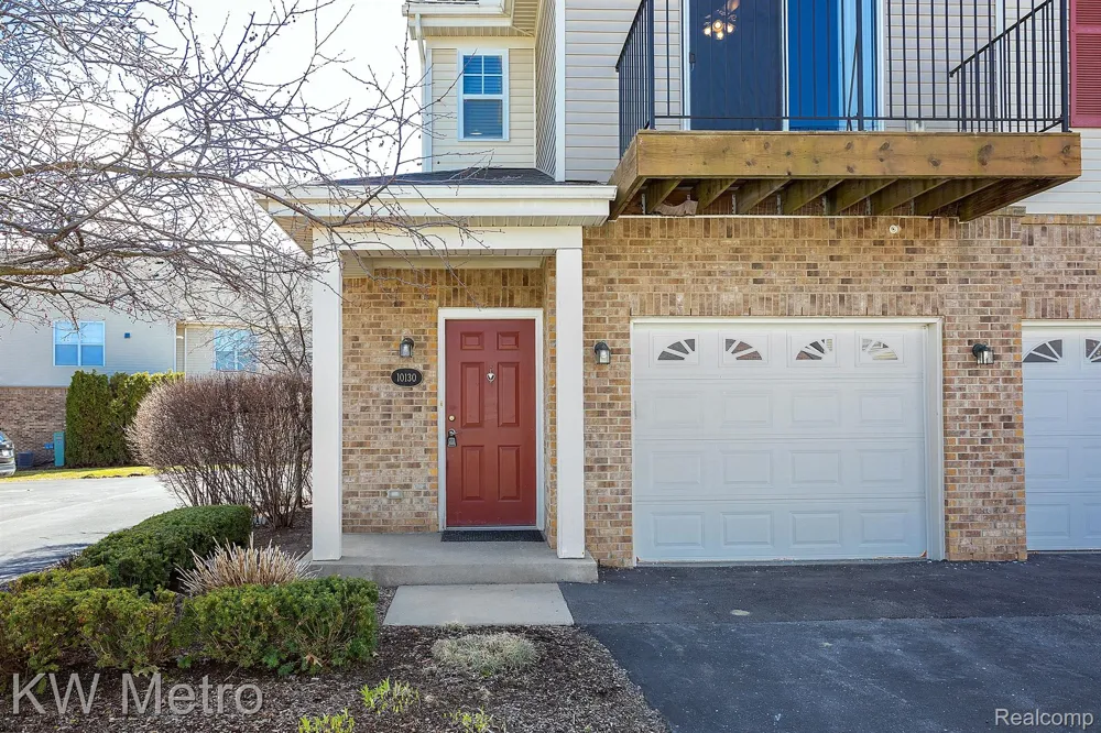 10130 RIDGE RUN STREET Hartland Township, MI 48855