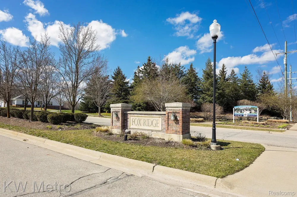 10130 RIDGE RUN STREET Hartland Township, MI 48855
