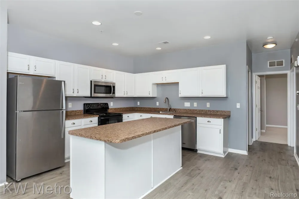 10130 RIDGE RUN STREET Hartland Township, MI 48855