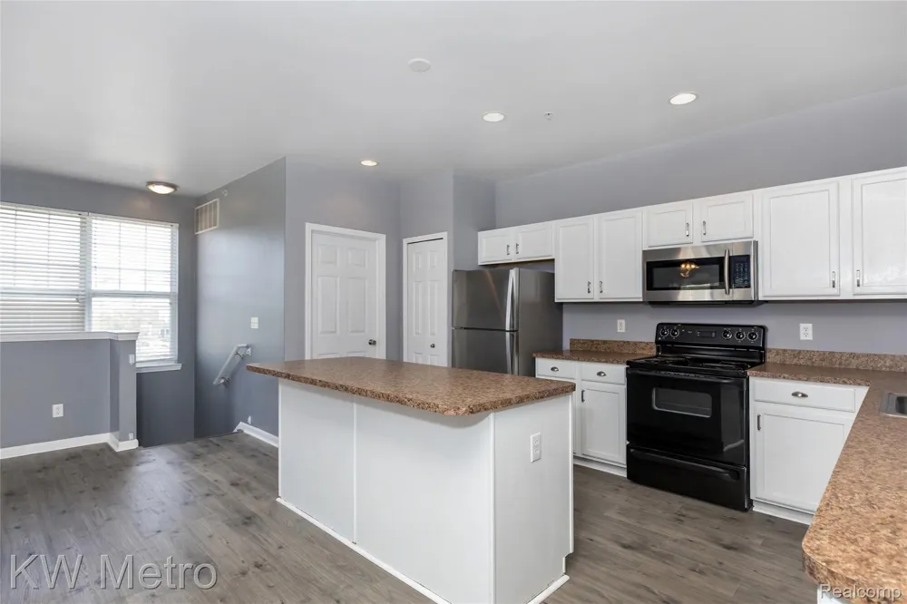 10130 RIDGE RUN STREET Hartland Township, MI 48855