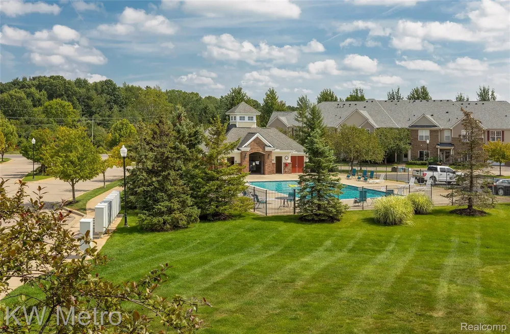 10130 RIDGE RUN STREET Hartland Township, MI 48855