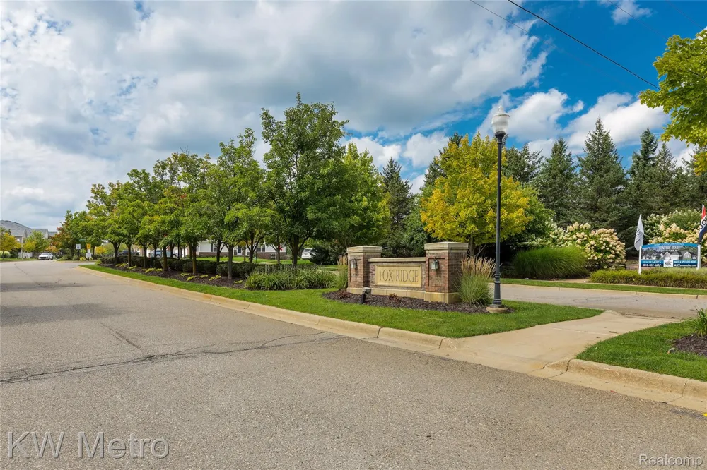 10130 RIDGE RUN STREET Hartland Township, MI 48855